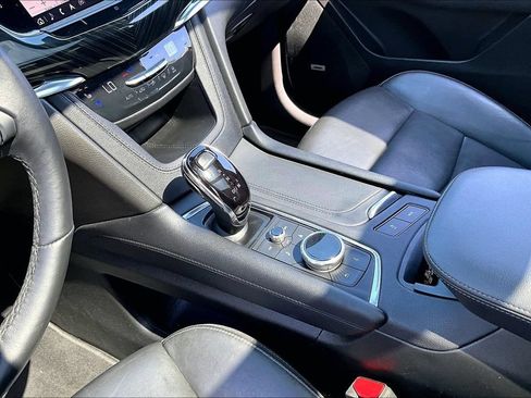 Used 2025 Cadillac XT6 Premium Luxury AWD/4WD image 14