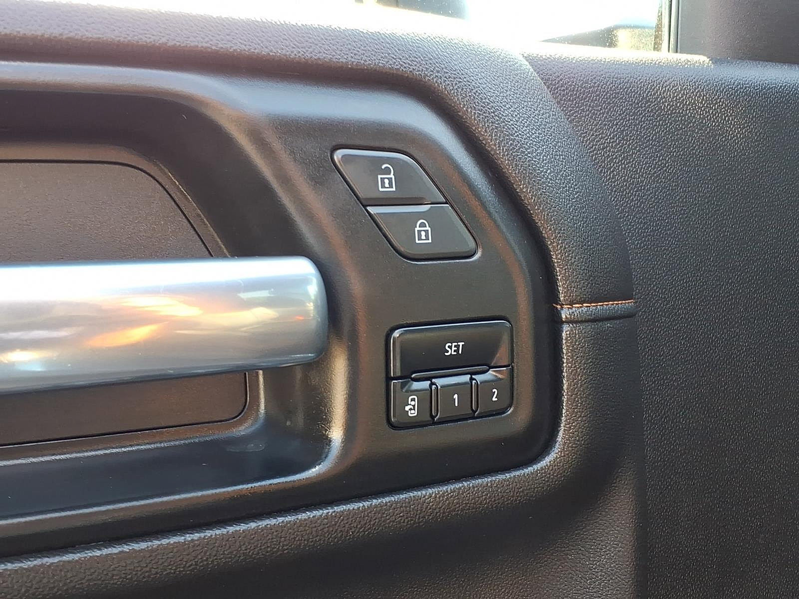Used 2022 GMC Sierra 2500 AT4 w/ AT4 Preferred Package AWD/4WD image 18