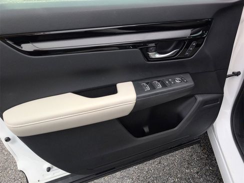 Used 2024 Honda CR-V EX-L image 11