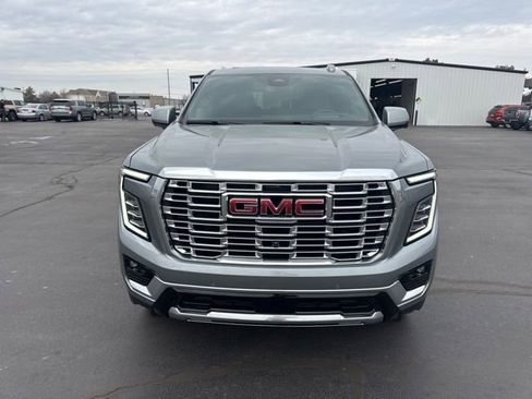 Used 2026 GMC Yukon Denali w/ Sun & Power Step Package image 10