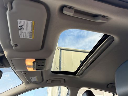 Used 2021 Nissan Sentra SR w/ SR Premium Package image 27