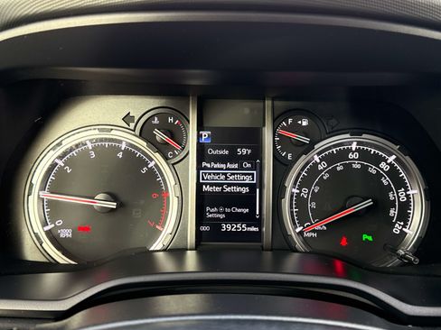 Used 2023 Toyota 4Runner Limited AWD/4WD image 27