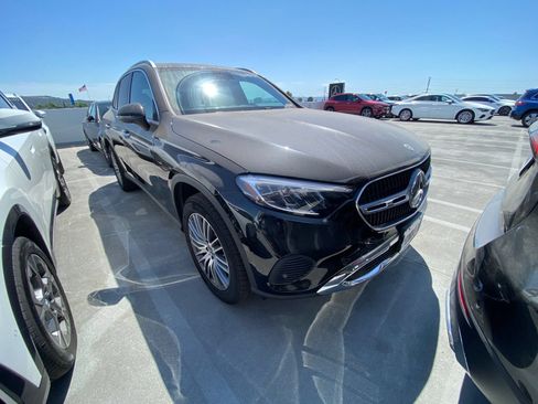 Certified 2026 Mercedes-Benz GLC 300 image 2