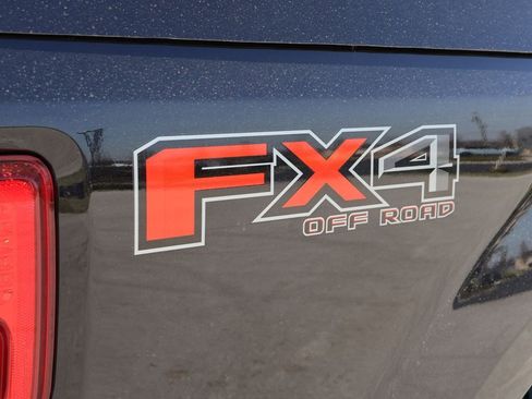 Used 2022 Ford F250 Lariat w/ Lariat Ultimate Package AWD/4WD image 9