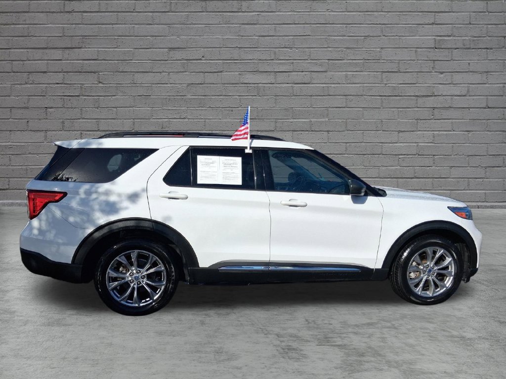 Used 2021 Ford Explorer XLT w/ Equipment Group 202A RWD image 11