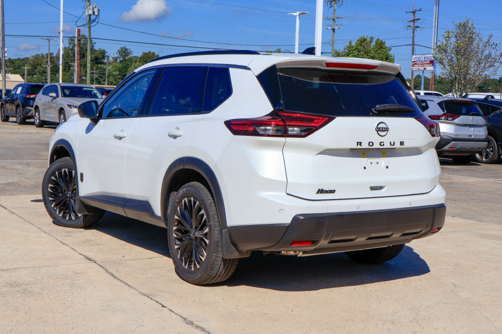 Certified 2026 Nissan Rogue Dark Armor FWD image 2