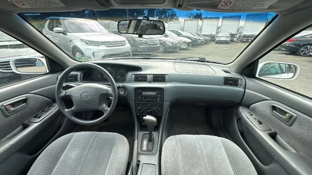 Used 2000 Toyota Camry LE FWD image 19