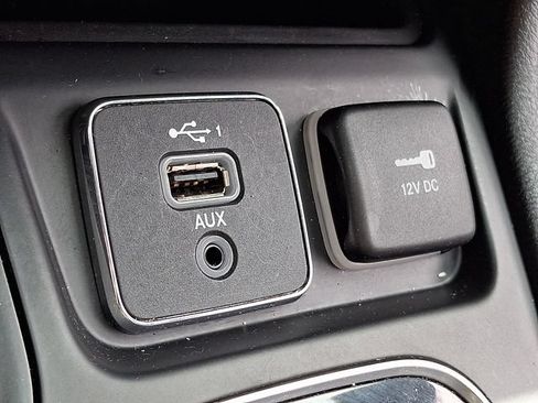 Used 2021 Jeep Cherokee Limited AWD/4WD image 27