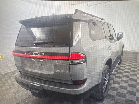 Used 2024 Lexus GX 550 w/ Accessory Package (2T) AWD/4WD image 3