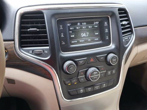Used 2016 Jeep Grand Cherokee Laredo RWD image 12