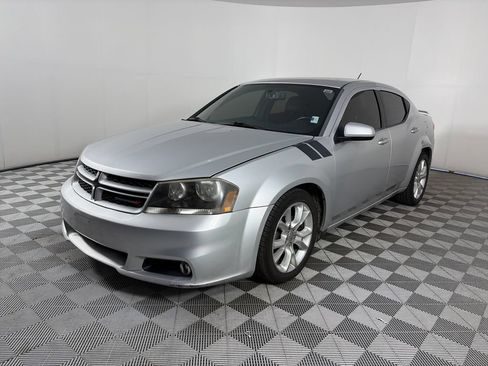 Used 2012 Dodge Avenger R/T FWD image 3