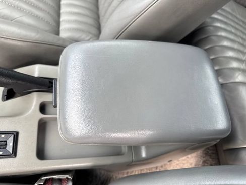 Used 1988 Ford Mustang GT RWD image 23