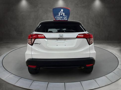 Used 2017 Honda HR-V LX image 4