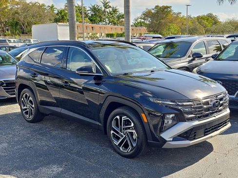 Used 2025 Hyundai Tucson Limited FWD image 2