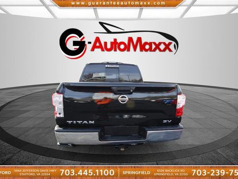Used 2018 Nissan Titan SV image 6