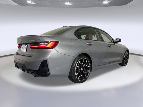 Used 2025 BMW 330i xDrive Sedan w/ M Sport Package AWD/4WD image 8