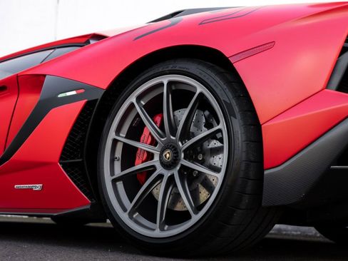 Used 2019 Lamborghini Aventador SVJ image 12