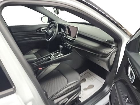 Used 2023 Jeep Compass Altitude image 15