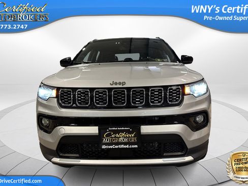 Used 2025 Jeep Compass Limited image 2
