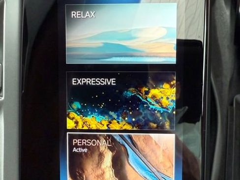 Used 2025 BMW 760i xDrive w/ Executive Package image 32