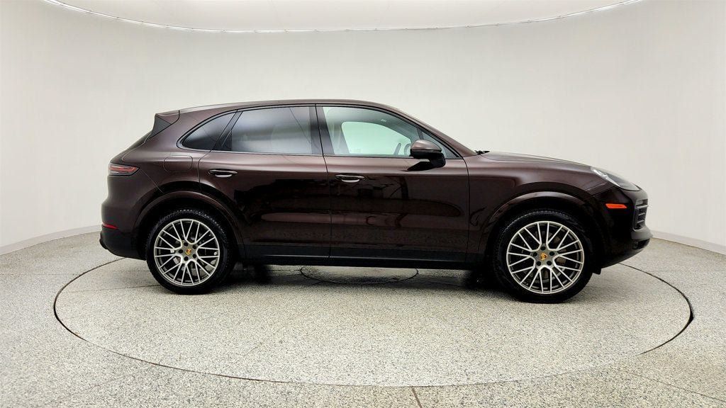 Used 2022 Porsche Cayenne Platinum Edition AWD/4WD image 4
