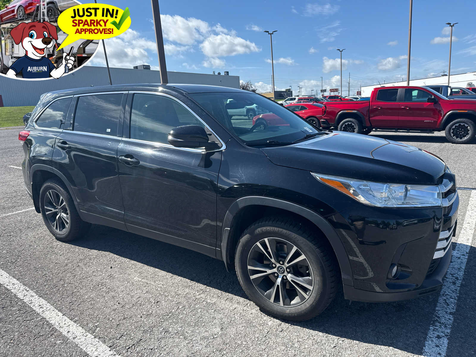 Used 2019 Toyota Highlander Plus AWD/4WD image 2
