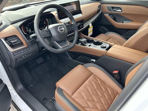 New 2026 Nissan Rogue Platinum AWD/4WD image 13
