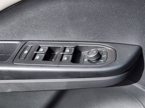 New 2024 Volkswagen Taos SE image 4