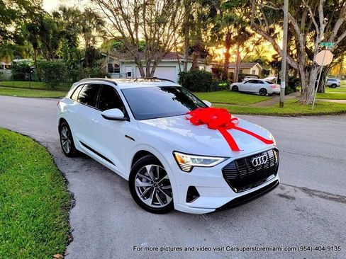 Used 2021 Audi e-tron Premium Plus w/ Premium Plus Package image 26