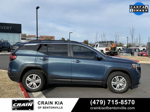 Used 2024 GMC Terrain SLE w/ Driver Convenience Package image 9