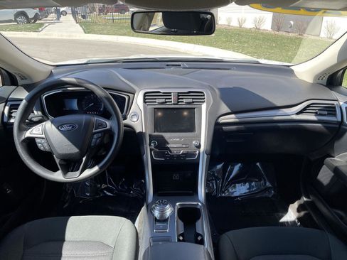 Used 2020 Ford Fusion SE image 25