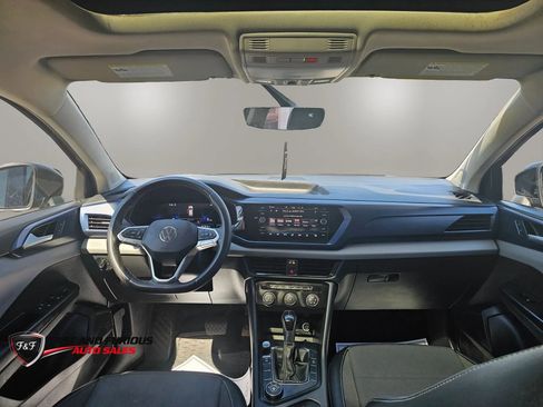 Used 2022 Volkswagen Taos SE FWD image 15