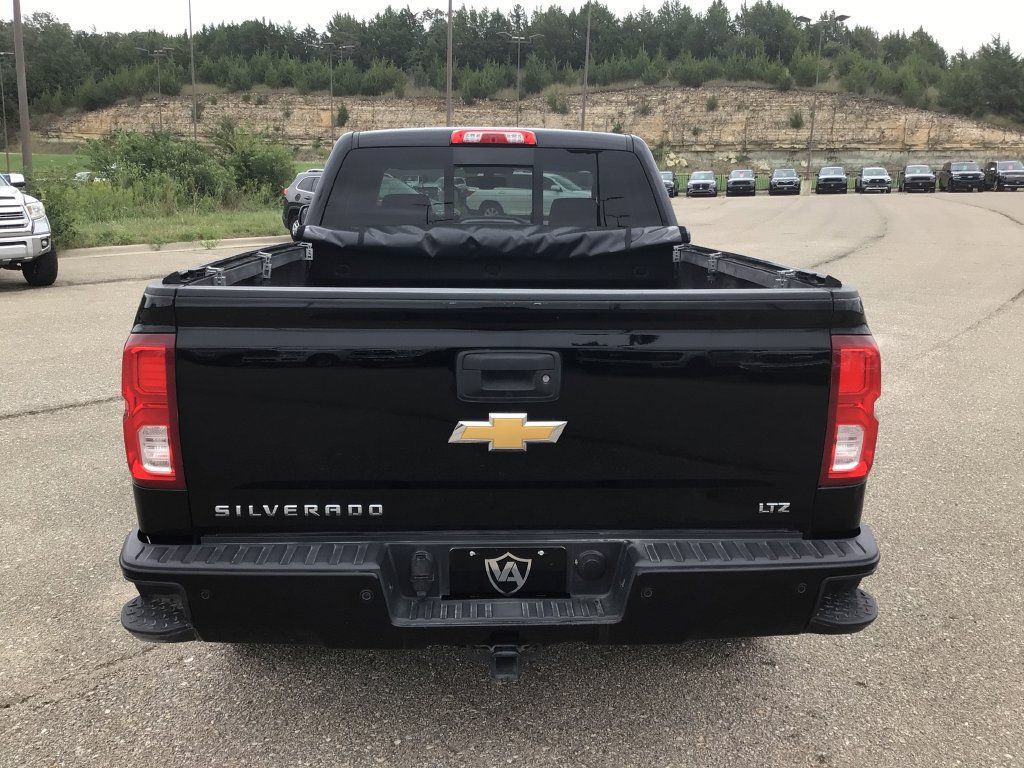 Used 2017 Chevrolet Silverado 1500 LTZ Z71 w/ LTZ Plus Package AWD/4WD image 5