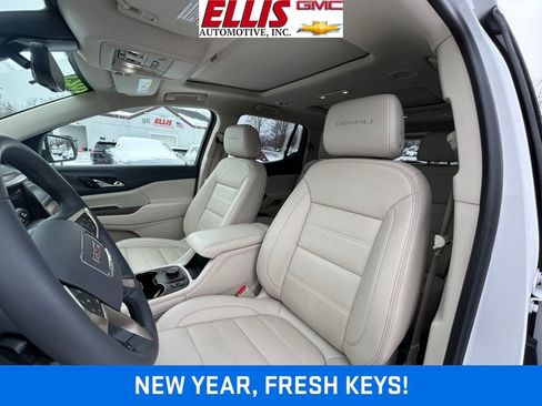 Used 2023 GMC Acadia Denali w/ Denali Ultimate Package image 8