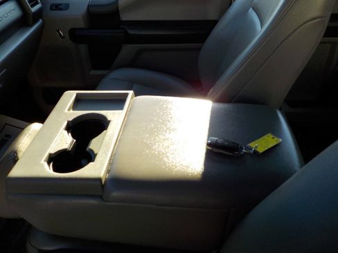 Used 2021 Ford F250 XL w/ STX Appearance Package image 30