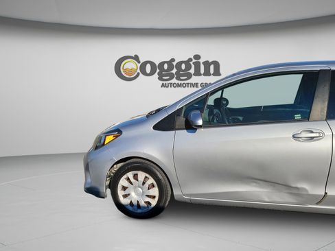 Used 2017 Toyota Yaris L image 20