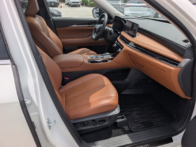 Used 2023 INFINITI QX60 Sensory w/ Cargo Package AWD/4WD image 11