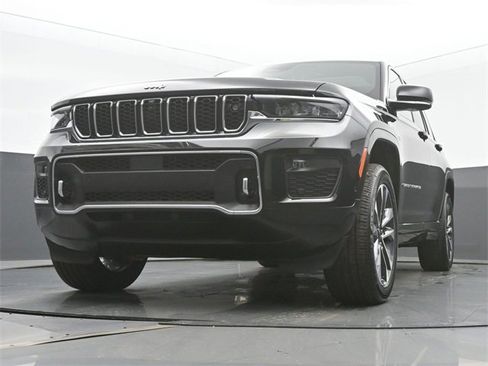 New 2025 Jeep Grand Cherokee Overland w/ Adv Protech Group III image 44
