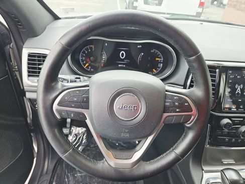 Used 2020 Jeep Grand Cherokee Altitude image 20
