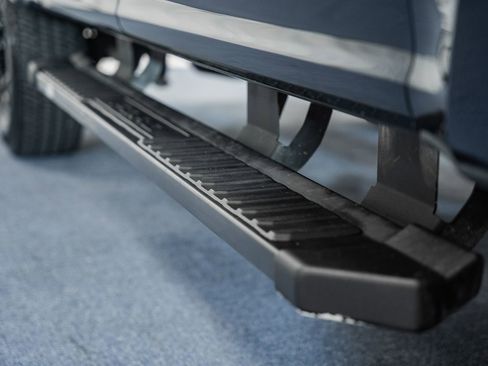 Used 2022 Ford F250 Lariat w/ Black Appearance Pkg image 23