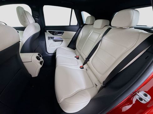 Used 2023 Mercedes-Benz GLC 300 4MATIC image 26