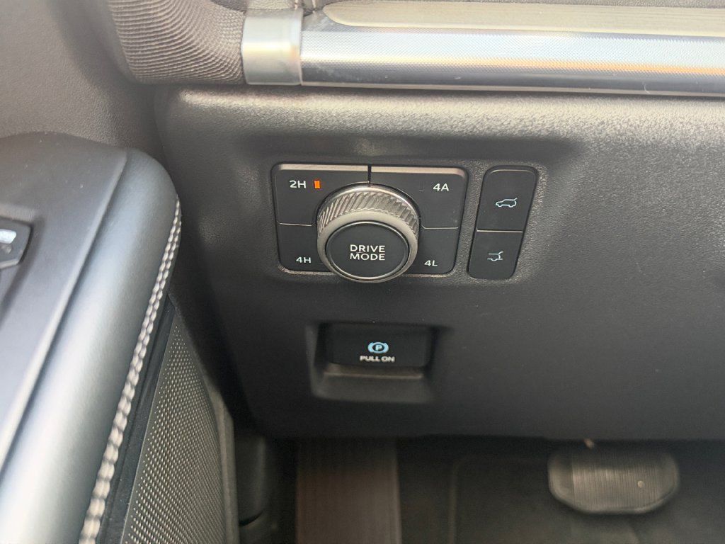Used 2025 Ford Expedition Platinum AWD/4WD image 24