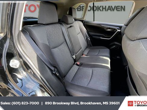 Used 2022 Toyota RAV4 XLE w/ Convenience Package AWD/4WD image 22