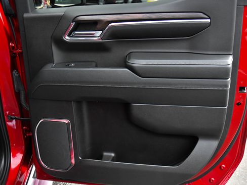 Used 2024 GMC Sierra 1500 SLT image 46