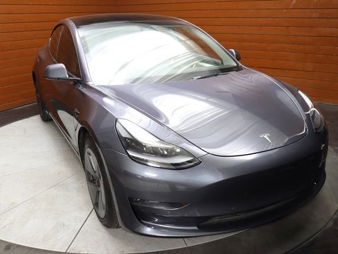 Used 2023 Tesla Model 3 Standard Range image 8