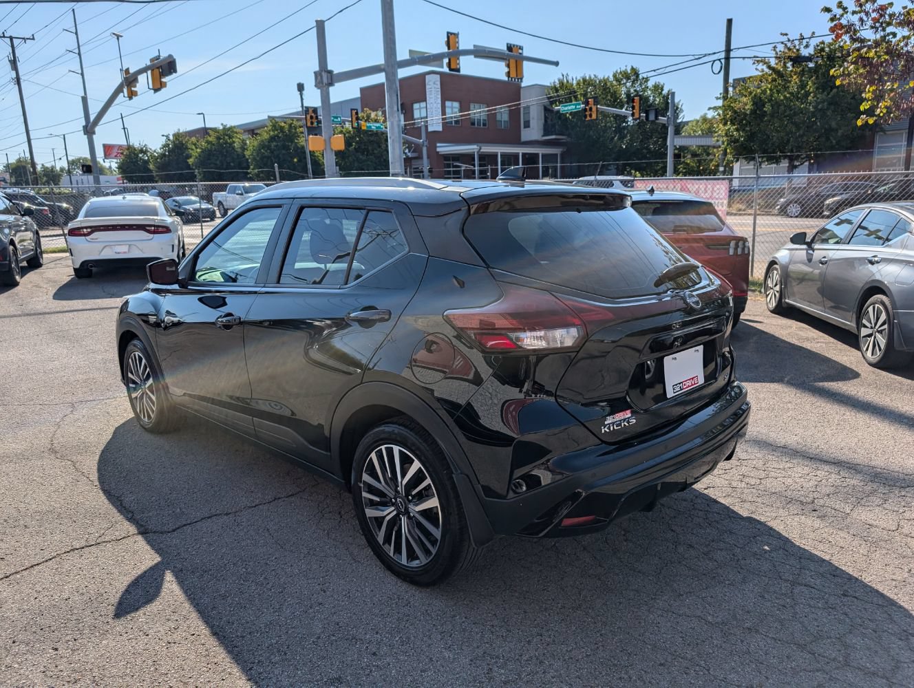 Used 2022 Nissan Kicks SV FWD image 8