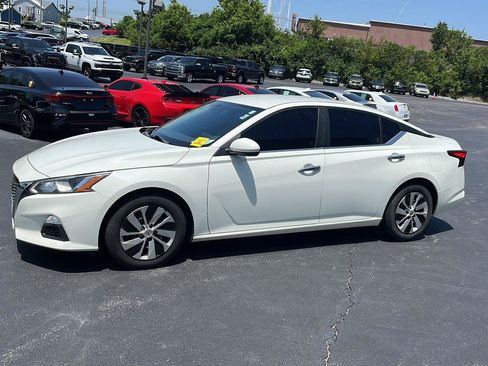 Used 2019 Nissan Altima 2.5 S FWD image 2