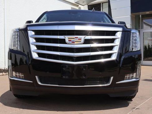 Certified 2019 Cadillac Escalade Luxury RWD image 3
