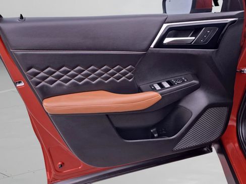 Used 2023 Mitsubishi Outlander SEL image 12