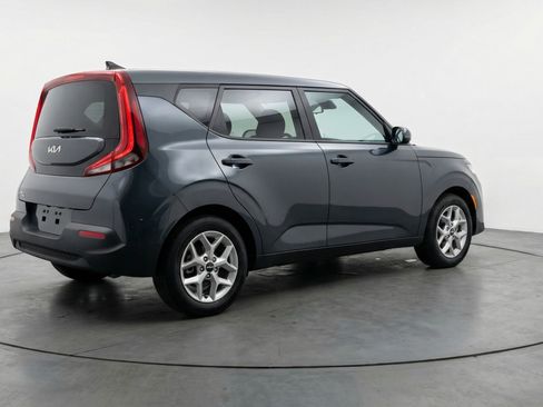 Used 2025 Kia Soul LX w/ LX Technology Package FWD image 7
